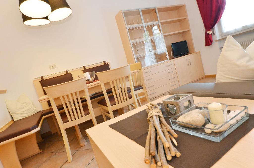 Mason La Zondra Apart otel Vigo di Fassa Oda fotoğraf