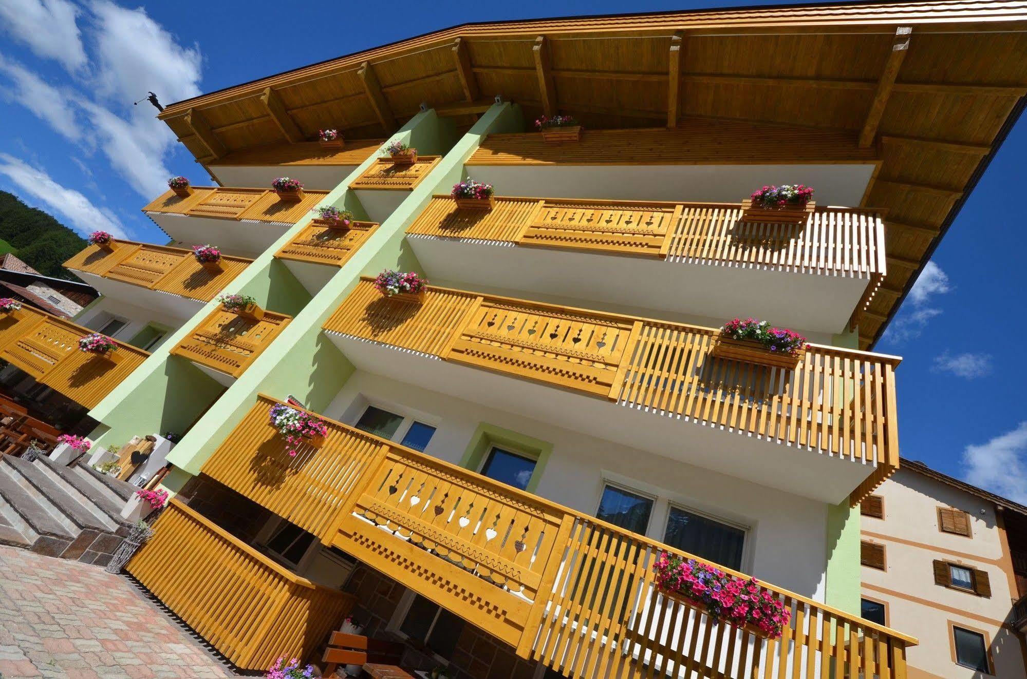 Mason La Zondra Apart otel Vigo di Fassa Dış mekan fotoğraf